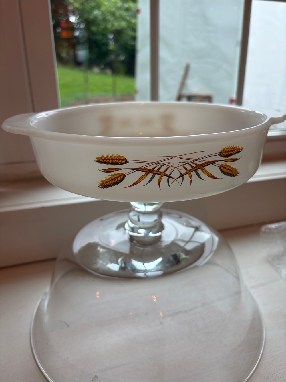Anchor Hocking Fire King Gold Wheat Casserole Dish. 8 inch.